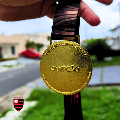 Exclusivo: Quadro de Medalhas Mengão Fla Multicampeão 2019 Libertadores e Brasileirão Moldura de Madeira 33x33cm + *BRINDE 1x Caneca* - EDIÇÃO LIMITADA
